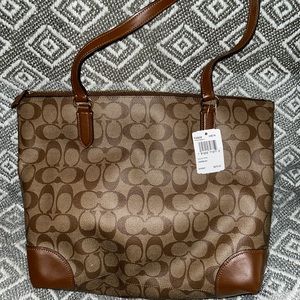 Beautiful brown Coach shoulder bag. New with tag.